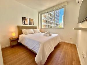 3 quartos, recepção 24h e garagem - Leblon