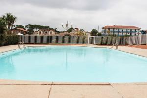 Agréable appartement 2 chambres Notre Dame 200m de la plage, piscine commune