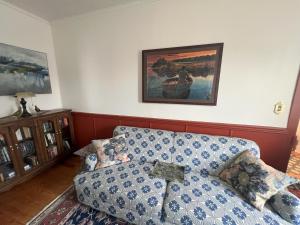 Congress House - Walk everywhere from this elegant comfortable home