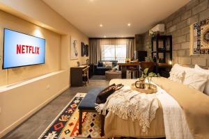 Downtown Loft Style Comfort and Everything at Your Fingertips