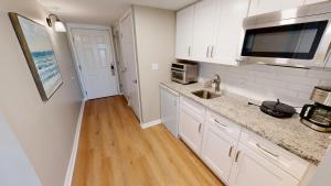 SeaCrest 201AB- by Holiday Isle Properties