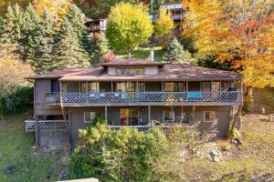 Best Location - Maggie Valley Cabin with Hot Tub!
