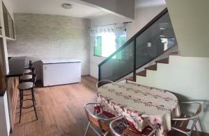 Casa com piscina próximo a praias e aeroporto