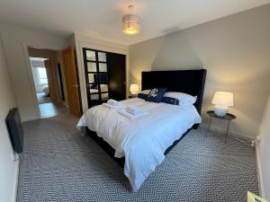 Modern Town Centre Apartment