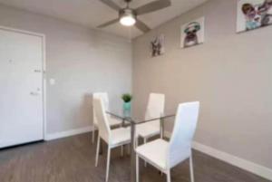 Polished 1BR Hollywood Apt w Rooftop Pool & Views