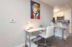 Polished 1BR Hollywood Apt w Rooftop Pool & Views