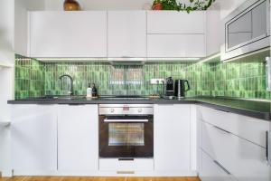 Sunset & Bloom Attic - Near parks & cafés