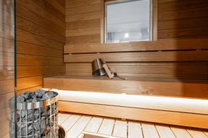 Premium City Retreat - 3BDR - Sauna - Free Parking