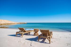 Beachside Bungalow - Your Private Own Beach