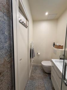 Studio one street away from the Marais!