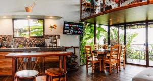 Cabañas Caeli, La Perezosa, La Fortuna Rainforest Glass Cabin w Amazing Views