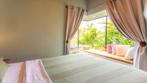 Cabañas Caeli, La Perezosa, La Fortuna Rainforest Glass Cabin w Amazing Views