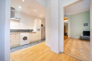 Spacious Central Apartment Best Location