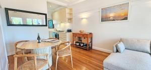 Bronte Beach Coastal Escape 200 Steps to Beach