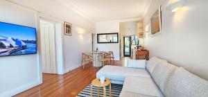 Bronte Beach Coastal Escape 200 Steps to Beach