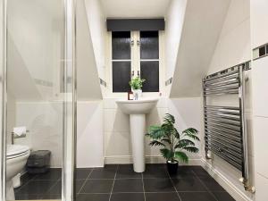 Cosy Shrewsbury Apartment - Free Parking-Sleeps 4