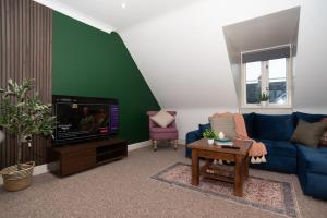 Professionals welcome - Near Town Centre - Free Parking-Sleeps 4