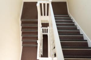 Professionals welcome - Near Town Centre - Free Parking-Sleeps 4