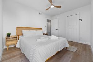 Bright Ground Floor Condo Minutes to Parks