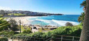 Bronte Beach Coastal Escape 200 Steps to Beach