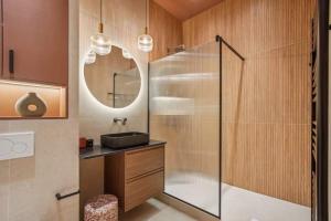 Modern 1BDR flat in the heart of Paris