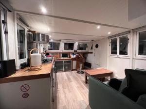 Houseboat - Suite flottante romantique au Port de Bordeaux