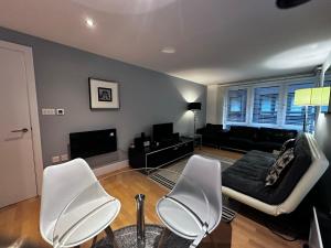 Modern Apartment in Central London By River Thames