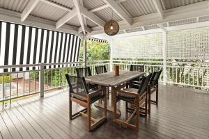 Leafy Hawthorne Haven Pool Gym & City Convenience