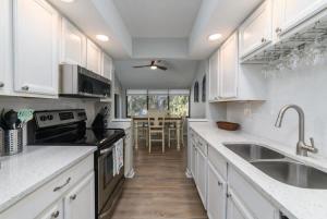 Treetops 5004 - Stunning Villa Beach & Coligny