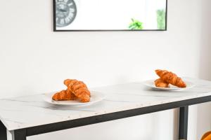 Hendon 2 Bedroom Apartment with Parking, Ideal for Business Stays