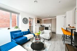 Hendon 2 Bedroom Apartment with Parking, Ideal for Business Stays