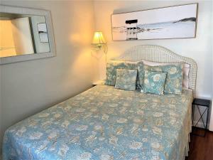 Breakers 221 - Walk to Beach, Shops and Dining