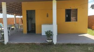 Casa com piscina 270m da praia
