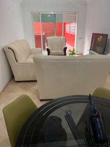 2 bedroom apartment with breakfast included