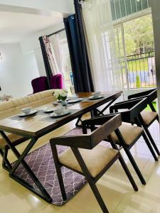 Grey Nest Grey point 303