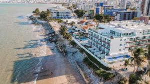 Apto Pé na Areia, Frente Mar 2 Quartos de Frente Para os Corais