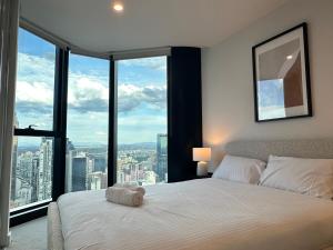 380 Melbourne - High-Rise City View Apt in CBD
