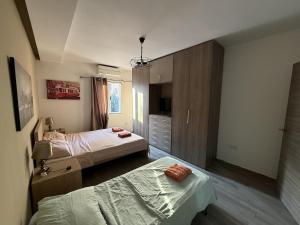 Calypso - 3BR 2BA Prime Location, Mercury View