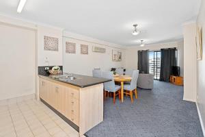 46 Hay St Hideaway Central 2BRparking