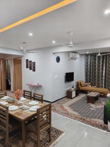 Gulposh homestay -Modern rooms cozy ambience 3 bedroom appartment