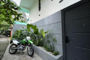 Serene Villa Icaro in Downtown El Nido with Cliff View