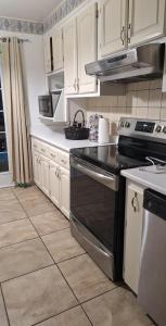 3 bedroom main level of the houseyours