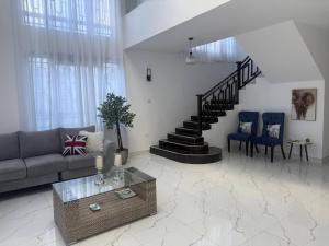 Deluxe Nairobi, Kenya