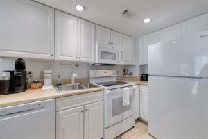 Stunning Ocean Views-Real 1 Bdr Condo -10th FL