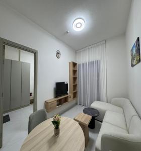 Luxury Apartment with Pool Gym & Free Parking at Equiti Gates Jebel Ali