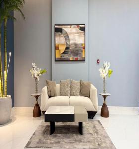 Luxury Apartment with Pool Gym & Free Parking at Equiti Gates Jebel Ali