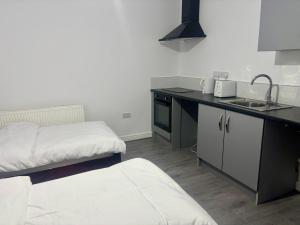 Cozy Studio in Dudley City Center