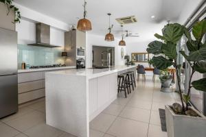 Coastal Retreat Apollo Bay - with solar heated swim spa