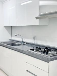 OCASO Kumho Station 8 minutes,Free Late Check-out,Pets OK,Gangnam, Itaewon, Dongdaemun, Jongno, Yongsan 20 minutes