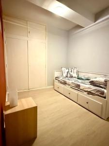 3 min to the Grand-Place 6 min to Manneken Pis & Sleeps 6